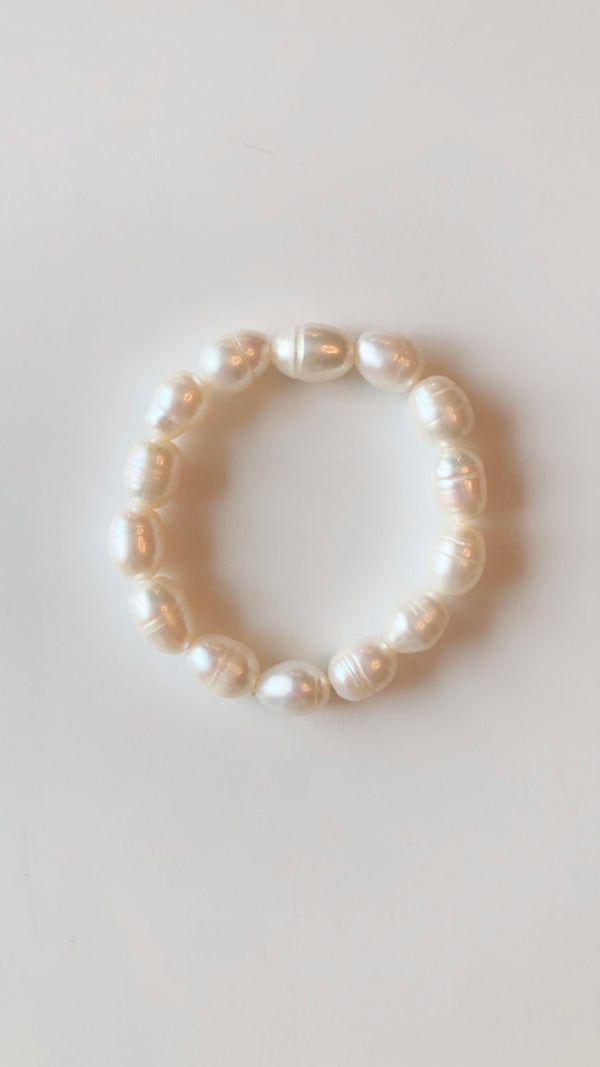 Large freshwater pearl bracelet