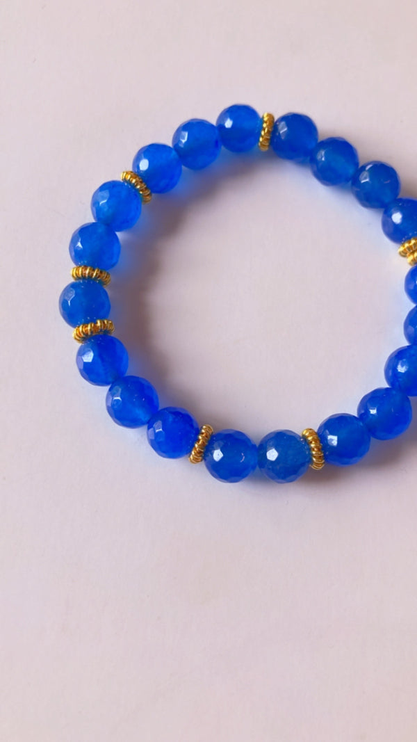 Cobolt blue jade beaded bracelet